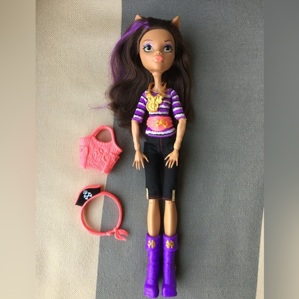 Monster high Clawdeen doll